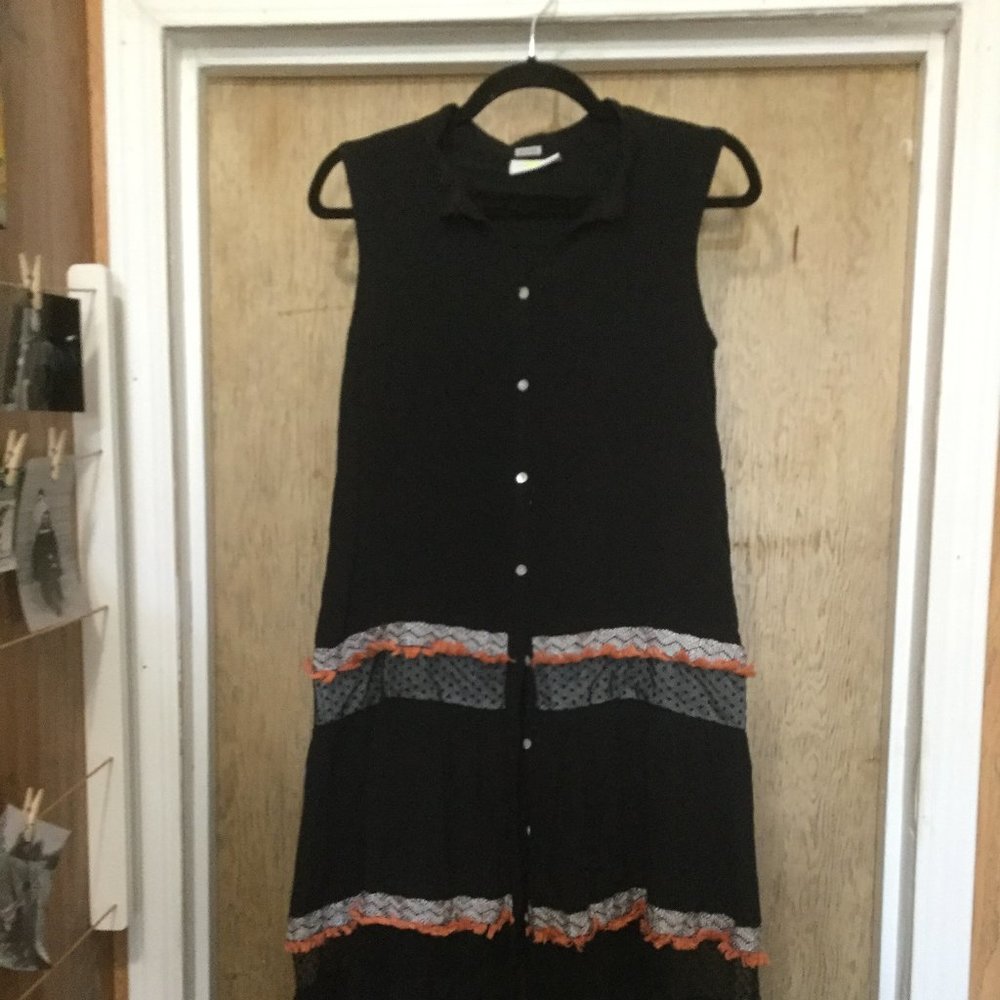 Solito button front maxi dress 17" pit to pit 46" in length size medium black